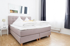 SC 01 l Rockchair Apartments l Cozy Family & Business 2 Bedrooms Balcony Elevator Boxspringbeds welcomes you!